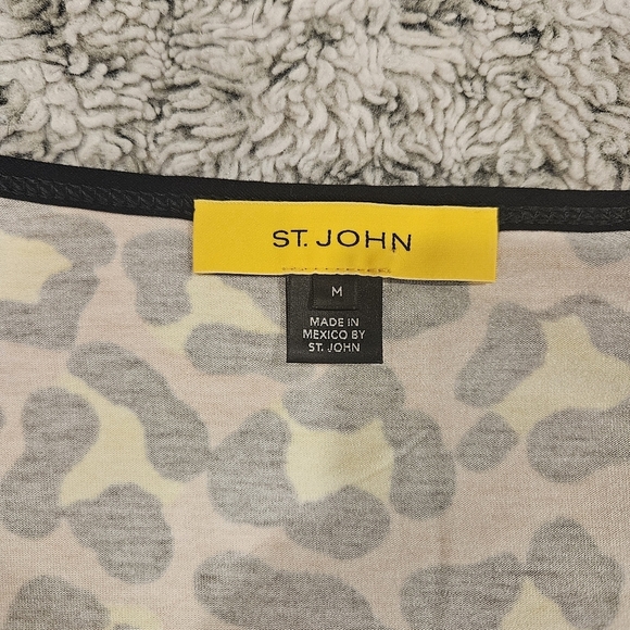 St. John SZ Med Colorful Animal Print V-Neck T-Shirt Short Loose Sleeves - Picture 7 of 8